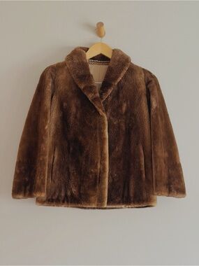 Beautiful Vintage Fur Jacket - Women XS